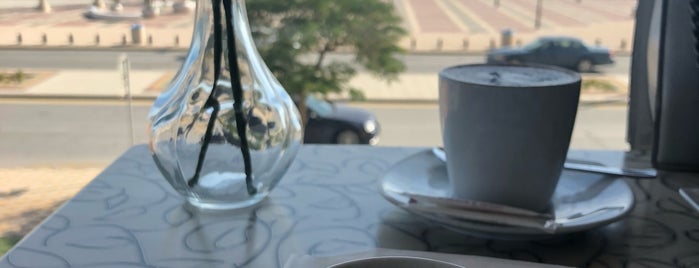 Le Cafe is one of Jubail Tour Guide.