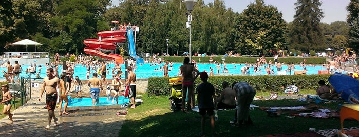 Koupaliště Kralupy nad Vltavou is one of Koupaliště, bazény, nádrže, lomy a jezera v ČR.