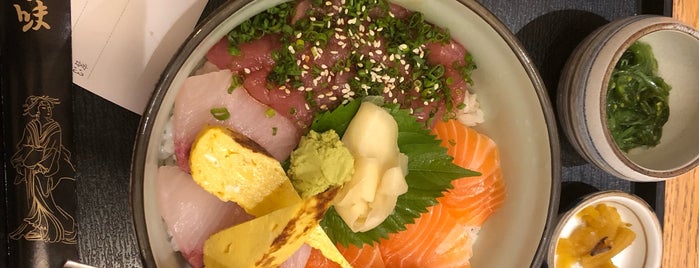 IZA Sushi & Yakitori Bar 伊杂 is one of Posti che sono piaciuti a leon师傅.