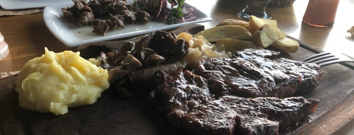 Ethçi Steakhouse is one of Tempat yang Disukai Dr.Gökhan.
