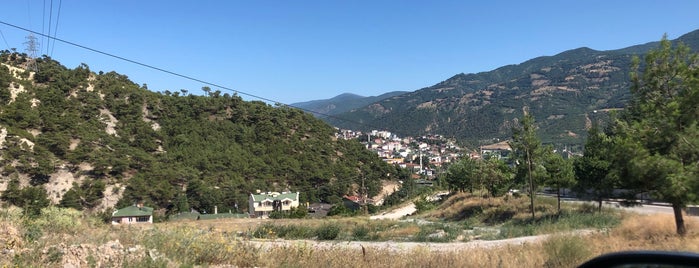 Tokat Reşadiye Kalesi is one of สถานที่ที่ Dr.Gökhan ถูกใจ.