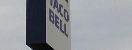 Taco Bell is one of สถานที่ที่ José ถูกใจ.