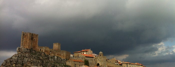 puertomingalvo is one of Castillos y pueblos medievales.