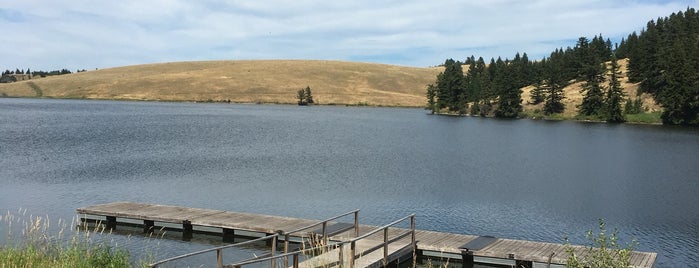 Edith Lake is one of Lugares favoritos de Katharine.