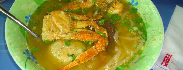 Bánh Canh Ghẹ Cầu Bông is one of Li-Mayさんのお気に入りスポット.