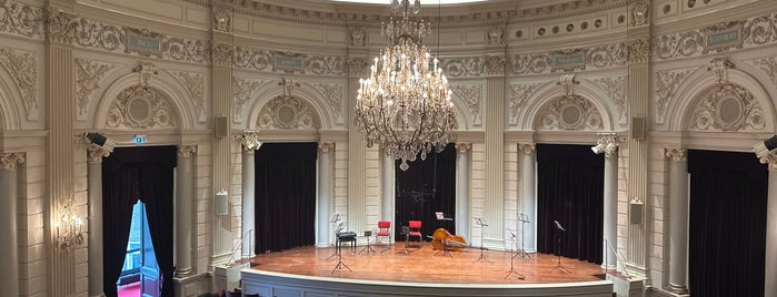 Kleine Zaal Concertgebouw is one of Lugares favoritos de Bernard.