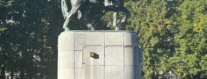 Ruiterstandbeeld Albert I is one of Belgie.