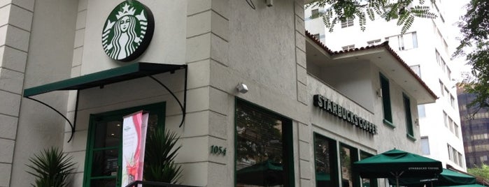 Starbucks is one of Lugares agora CONHECIDOS.