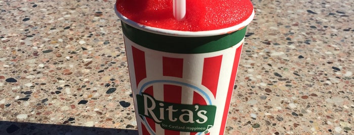 Rita's Italian Ice is one of สถานที่ที่ Lori ถูกใจ.