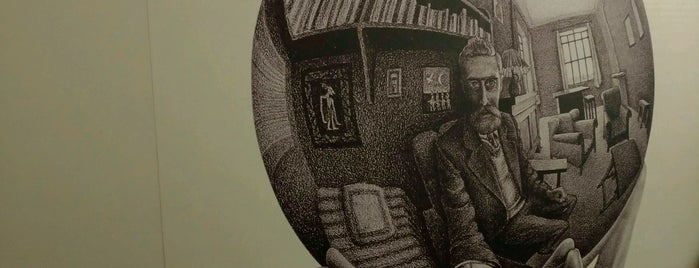 Escher is one of Lieux qui ont plu à Martina.