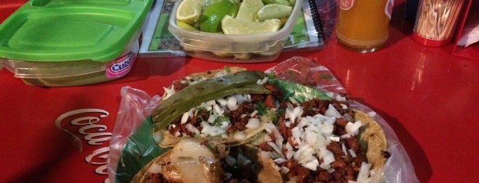 tacos carrera is one of Pepe 님이 좋아한 장소.