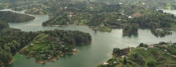 Represa Guatape is one of Orte, die Iris gefallen.