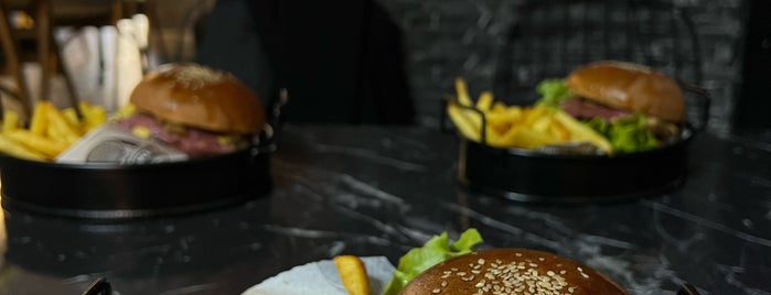 Burger’s Way is one of İzmir Yemek.