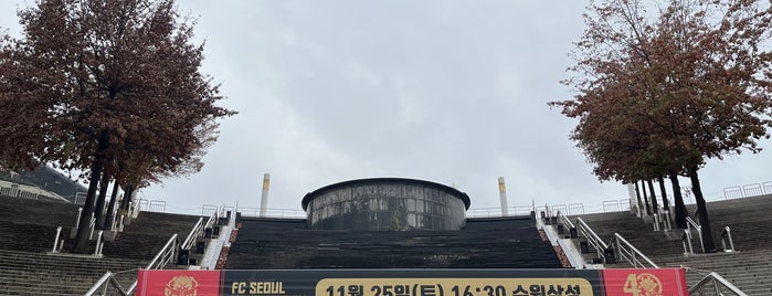 World Cup Stadium Stn. is one of 마포구.