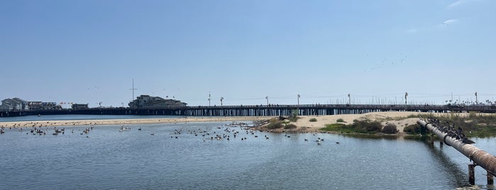 Santa Barbara Beach is one of Viagem California Jan 2017.
