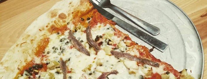 Lazy Moon Pizza is one of Miriam : понравившиеся места.