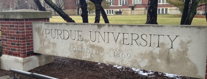 Universidade de Purdue is one of NCAA Division I FBS Football Schools.