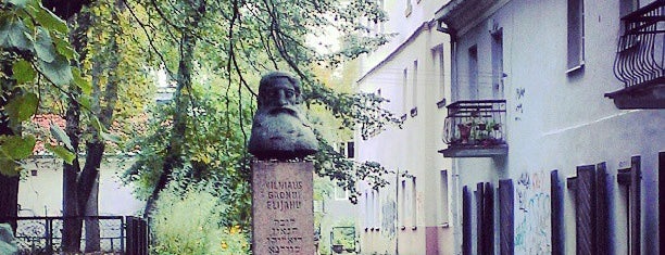 Paminklas Vilniaus Gaonui  | Gaono Elijahu ben Solomon Zalmano monument is one of Sights. Вильнюс..