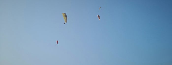 Gravity Tandem Paragliding is one of murat'ın Beğendiği Mekanlar.