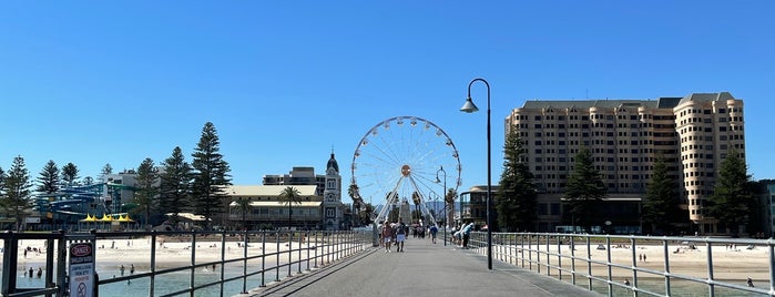 Glenelg Jetty is one of Jamesさんのお気に入りスポット.