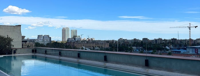 Soho House Rooftop Pool is one of Barcelona.