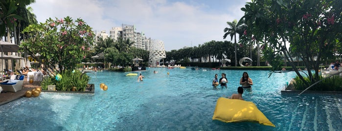 W Singapore Swimming Pool is one of สถานที่ที่ James ถูกใจ.