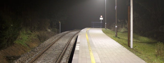 Železniční zastávka Luka pod Medníkem is one of Linka PID S8 Praha - Vrané - Čerčany.