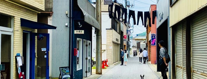 Kojima jeans street is one of 図書館ウォーカー.