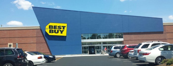 Best Buy is one of Lugares favoritos de José.