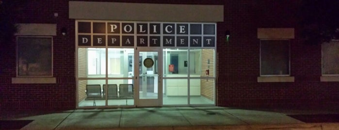 Wake Forest Police Department is one of Tempat yang Disukai Ya'akov.