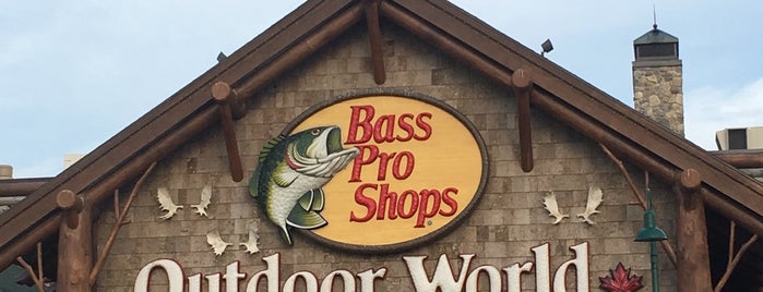Bass Pro Shops is one of Lugares favoritos de Mustafa.