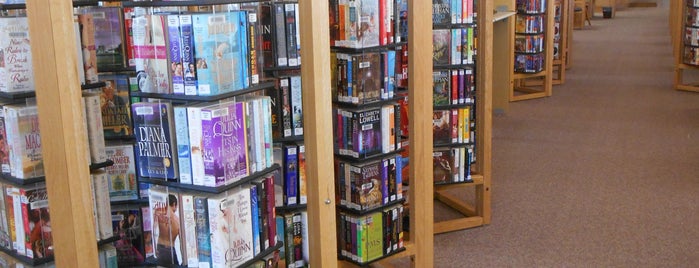 Redwood Falls Public Library is one of Check-ins.