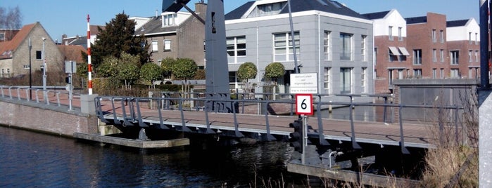 Spuibrug is one of Bruggen in de regio Rotterdam.