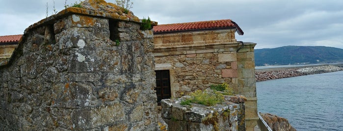 Castelo de San Carlos is one of Tempat yang Disukai Alberto.