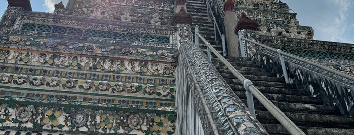 Wat Arun Ratchawararam Ratchawaramahawihan is one of Bangkok.