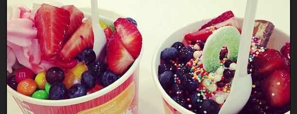 Tutti Frutti Frozen Yogurt is one of สถานที่ที่ Ksenia ถูกใจ.