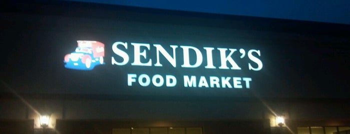 Sendik's Food Market is one of สถานที่ที่ Lynn ถูกใจ.