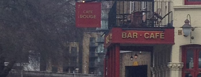 Café Rouge is one of Orte, die Alastair gefallen.