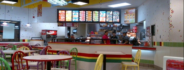 Del Taco is one of Tempat yang Disukai Arnie.