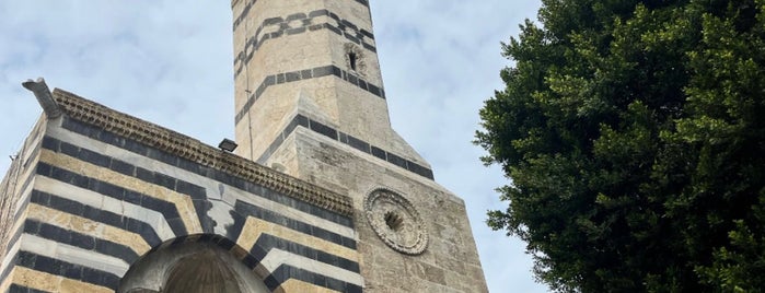 Ulu Cami is one of Tarihi.