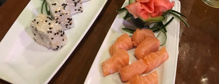 Sushi Pop is one of Lieux qui ont plu à Maricarmen.