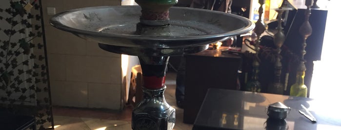 Shemroon Hookah Bar | قهوه خانه شمس شمرون is one of Ghelyoon | قلیون (تهران).
