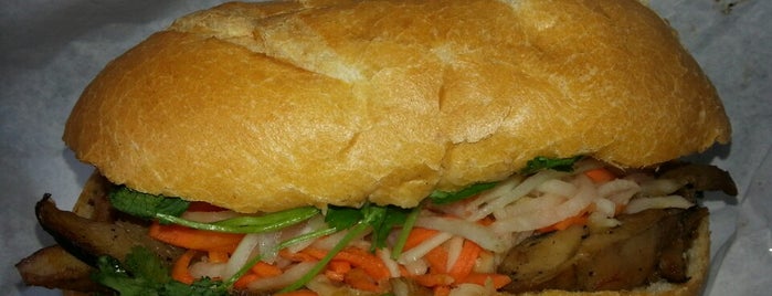 Yeh Yeh's Sandwiches is one of Lugares favoritos de Alaa.
