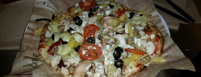 Mod Pizza is one of Lugares favoritos de Enrique.