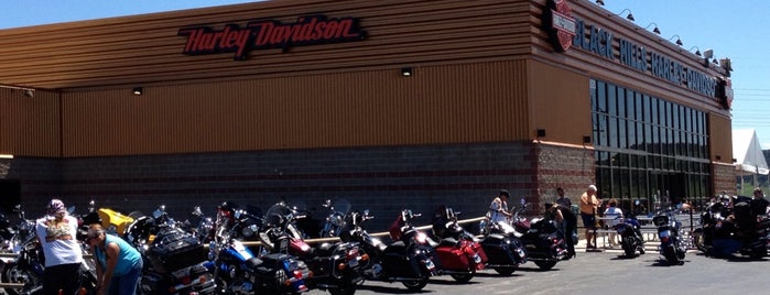 Black Hills Harley-Davidson is one of Lugares favoritos de Chelsea.