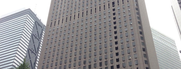 Shinjuku Center Building is one of 喫煙所.