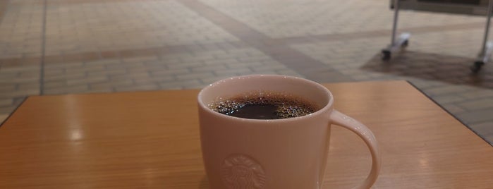 Starbucks is one of 【【電源カフェサイト掲載2】】.