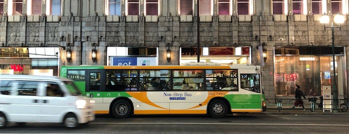 新宿伊勢丹前バス停 is one of バス停.