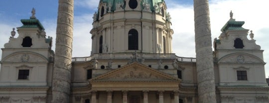 Karlskirche is one of le baroque.
