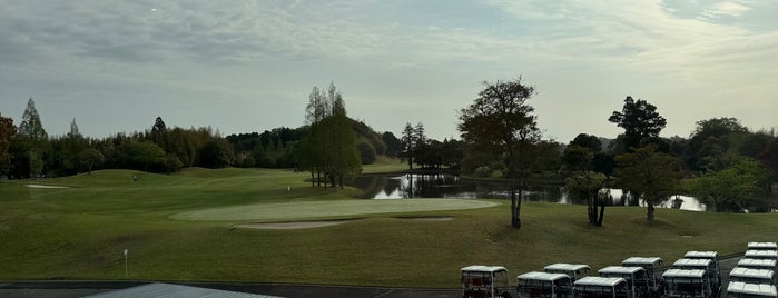 Marunouchi Club is one of golf.
